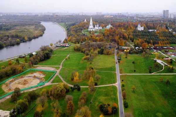 Парки Москвы для прогулок, сады и зоны отдыха: Зарядье, Измайловский, Горького, Лианозовский, Терлецкий, Кусково, Воронцовский, сад Эрмитаж, Нескучный