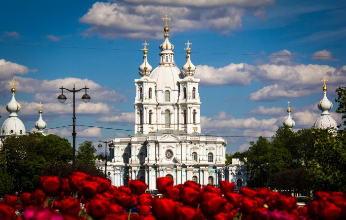 Экскурсии в Санкт-Петербурге. Автобусные, обзорные, пешеходные по крышам, ночные, авторские, водные. Цены