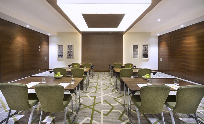 Отель Hilton Garden INN Dubai al Muraqabat 4* в ОАЭ, Дубаи