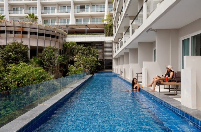 Andakira Hotel 4* Phuket Patong Таиланд. Расположение отеля на карте, цены