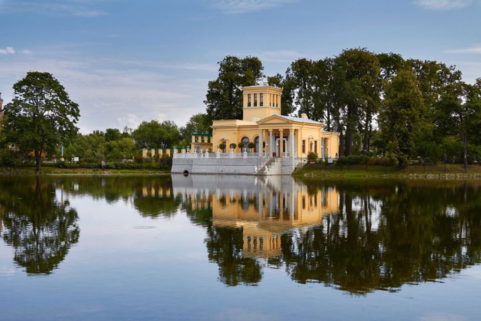 Дворцово-парковый ансамбль Петергоф. Факты, достопримечательности, фото и описание