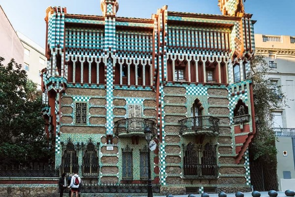 Гауди архитектор и его дома в Барселоне и мире. Фото внутри и снаружи, стиль