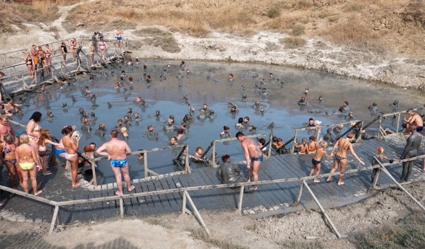 Кучугуры. Фото поселка и пляжа. Описание, цены отели, частный сектор