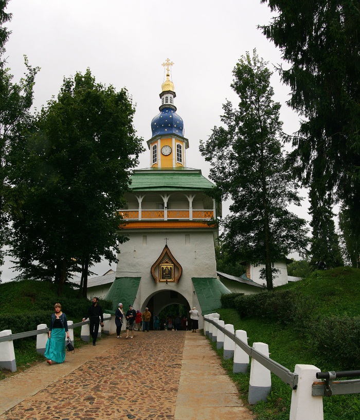 Псковско-печерский монастырь. Пещеры, фото, история, как добраться