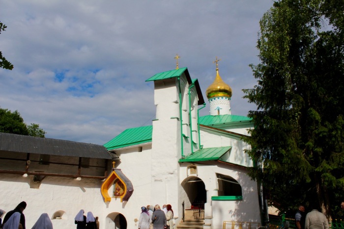 Псковско-печерский монастырь. Пещеры, фото, история, как добраться