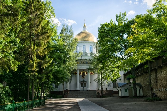 Псковско-печерский монастырь. Пещеры, фото, история, как добраться