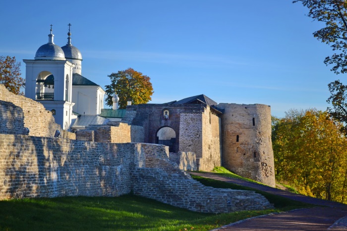 Изборск. Достопримечательности, фото, описание, карта, что посмотреть, экскурсии