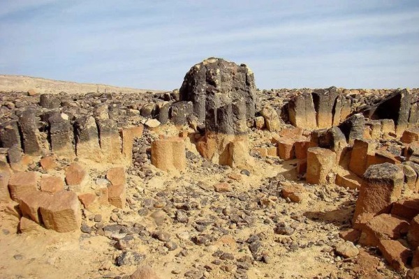 в какой стране находится самая маленькая пустыня в мире. samye malenkie pustyni na zemle 102. в какой стране находится самая маленькая пустыня в мире фото. в какой стране находится самая маленькая пустыня в мире-samye malenkie pustyni na zemle 102. картинка в какой стране находится самая маленькая пустыня в мире. картинка samye malenkie pustyni na zemle 102. Во время поездки по шоссе Клондайк, проходящего канадской провинции Юкон, пейзаж постепенно переходит от скалистых гор с широкими озерами к. пустыне! Да, здесь, на северо-западе Канады, где зимой температура опускается ниже нуля, а вокруг резвятся и играют олени, из нескольких дюн образовалась самая маленькая пустыня в мире. Имя ей Каркросс.