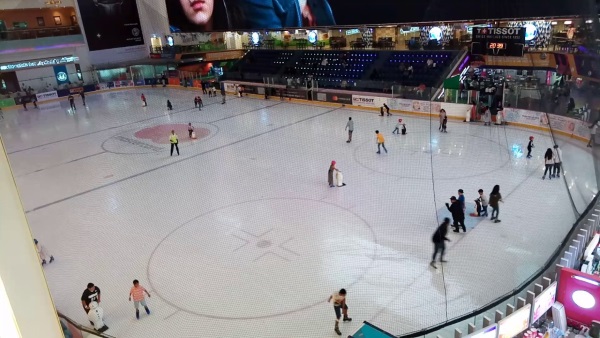 Магазины Dubai Mall в Объединенных Арабских Эмиратах. Список, фото внутри ТРЦ, что купить, цены
