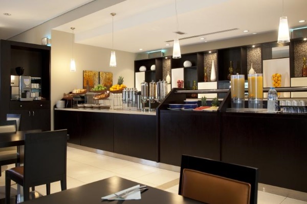 Holiday Inn Express Jumeirah 2* Дубай, Джумейра, ОАЭ. Отзывы, фото отеля, цены