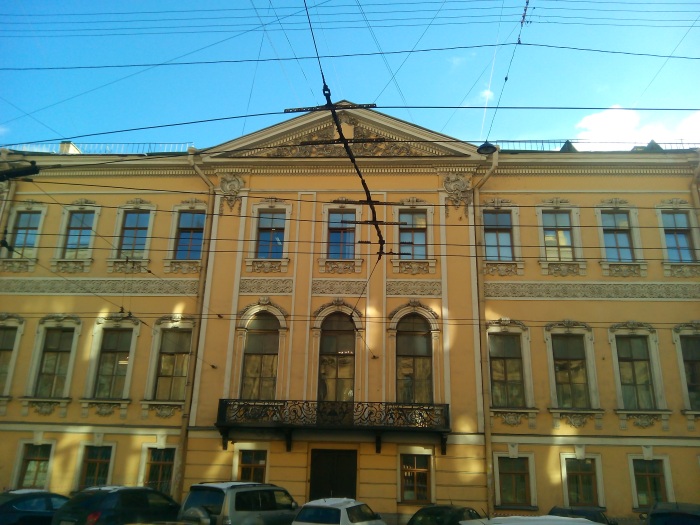 Индивидуальные экскурсии по Санкт-Петербургу на автомобиле, микроавтобусе, катере для детей. Цены