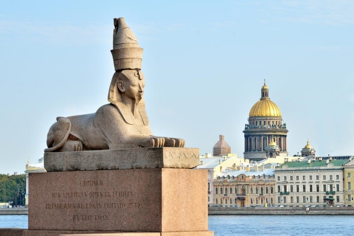 Индивидуальные экскурсии по Санкт-Петербургу на автомобиле, микроавтобусе, катере для детей. Цены