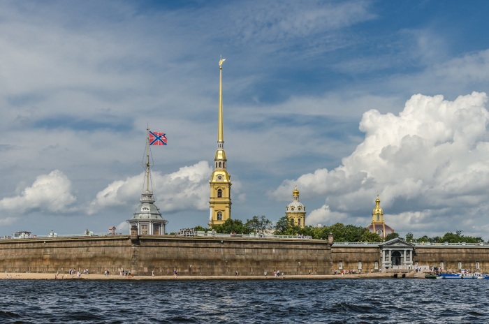 Индивидуальные экскурсии по Санкт-Петербургу на автомобиле, микроавтобусе, катере для детей. Цены