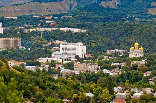 Кисловодск. Достопримечательности природы: парки, водопады, горы, озера. Отдых дикарем и с детьми