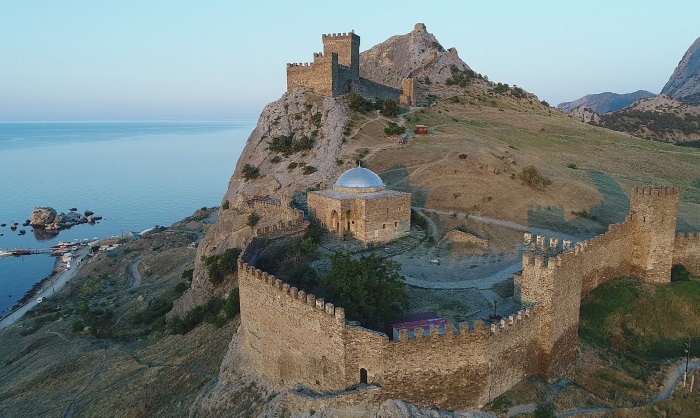 Лучшие пляжи Крыма с белым песком: Феодосия, Ялта, пос.Мирный, Оленевка и другие