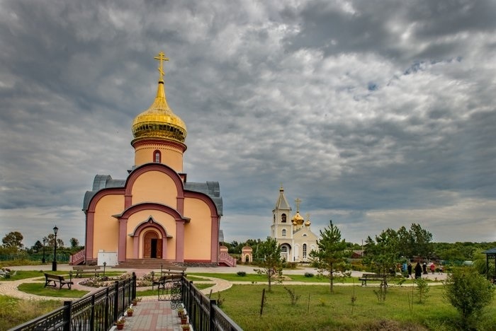 Монастыри России: православные, действующие женские, мужские, древние, известные, заброшенные. Паломническая служба