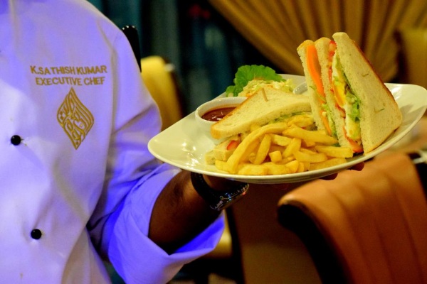 Nejoum Al Emarate Hotel 3* ОАЭ/Эмират/Шарджа. Отзывы, фото отеля, цены