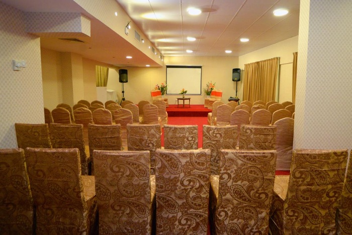 Nejoum Al Emarate Hotel 3* ОАЭ/Эмират/Шарджа. Отзывы, фото отеля, цены