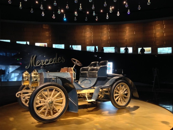 Музей Mercedes-Benz (Мерседес) в Штутгарте, Германия. Фото экспозиций, адрес, как добраться