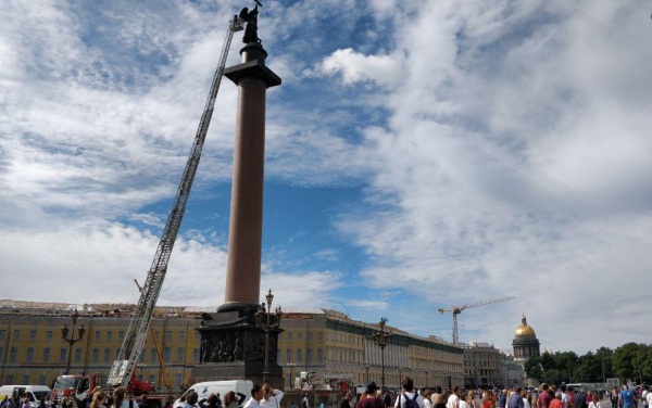 Александрийский столп на Дворцовой площади в Санкт-Петербурге. История, фото, интересные факты