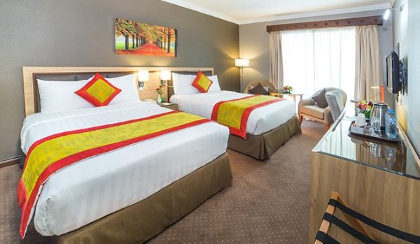 Hotel Holiday International Sharjah 4* (Холидей Интернациональ) ОАЭ/Шарджа. Отзывы, фото, цены