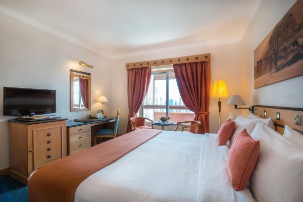 Hotel Holiday International Sharjah 4* (Холидей Интернациональ) ОАЭ/Шарджа. Отзывы, фото, цены