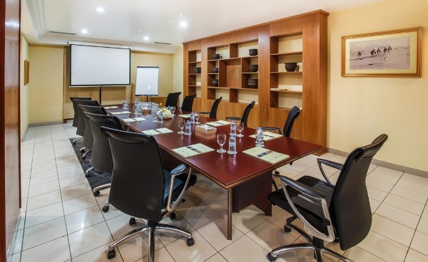Hotel Holiday International Sharjah 4* (Холидей Интернациональ) ОАЭ/Шарджа. Отзывы, фото, цены