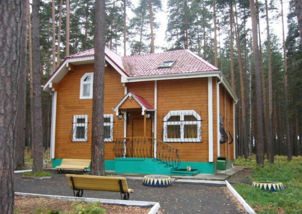 Базы отдыха Свердловской области с бассейном, домиками, водоемом, баней, питанием. Карта, цены, отзывы
