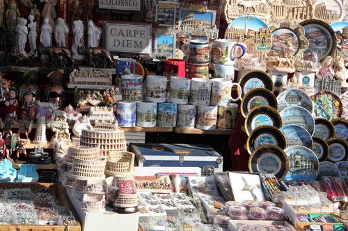 Что привезти из Милана в подарок, качестве сувенира женщине, из продуктов
