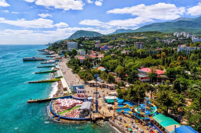 Самые южные города Крыма: Алушта и другие города-курорты