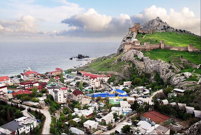 Самые южные города Крыма: Алушта и другие города-курорты