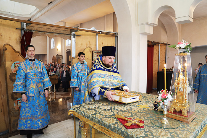 Державный Храм иконы Божией Матери, Донецк, Ростовская область