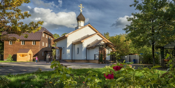 Храм Иоанна Кронштадтского в Головино. Расписание богослужений