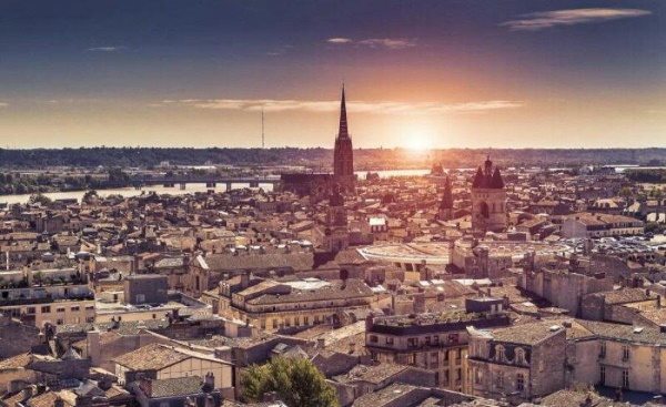 Самые крупные города Франции по численности населения, площади