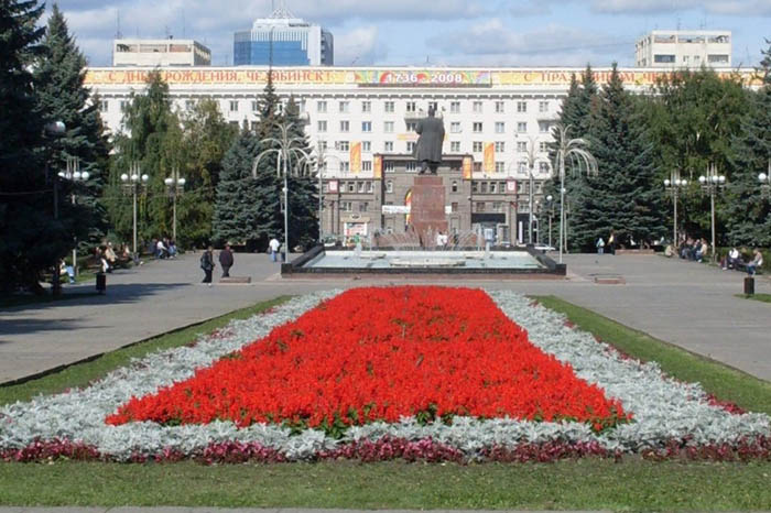 Где в челябинске большой выбор обоев в