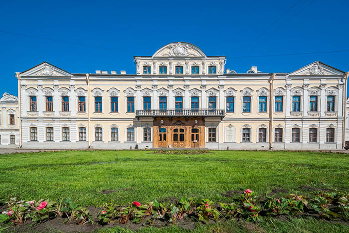 Фонтанный дом в Санкт-Петербурге. Фото, история