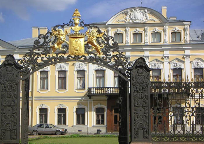 Фонтанный дом в Санкт-Петербурге. Фото, история