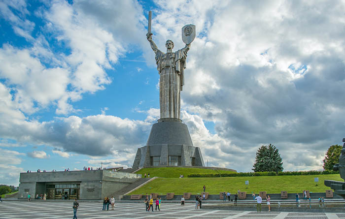 Самый высокий памятник в мире. Фото, сколько метров