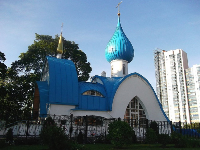 Церковь Иоанна Кронштадтского в Санкт-Петербурге на Ленинском