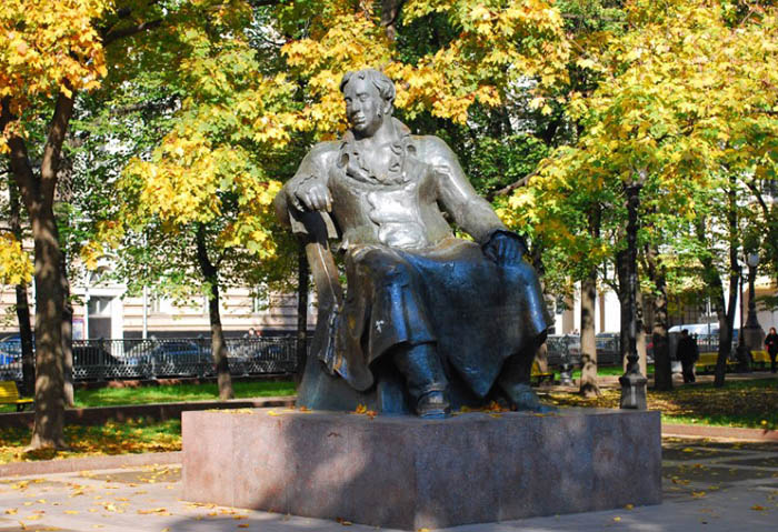 Патриаршие пруды какое метро