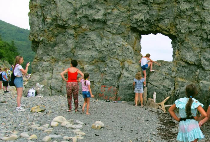 Скала Парус. Где находится в Геленджике, фото