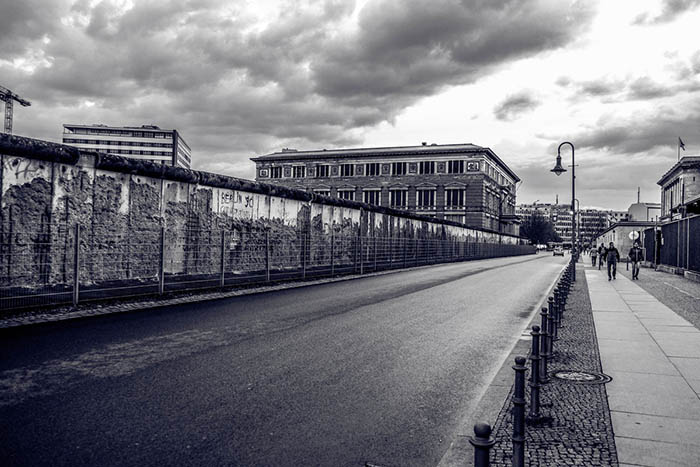 Берлинская стена. Когда была построена, где на карте, история