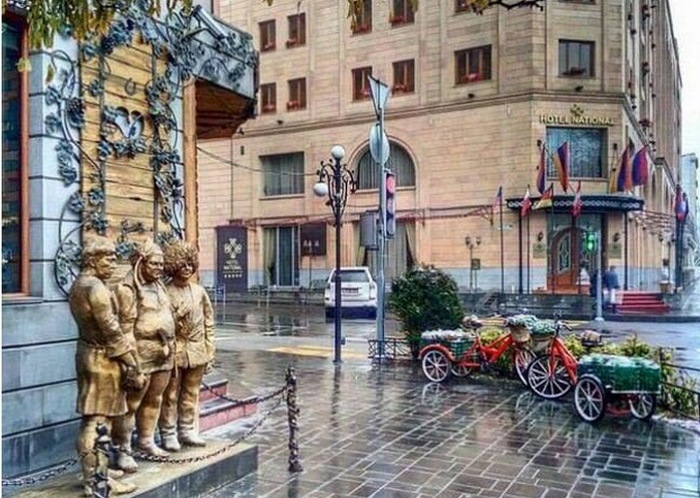 Лучшие отели Еревана в центре города с бассейном