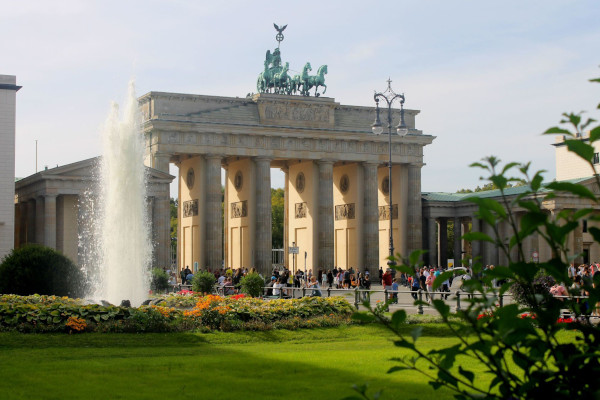 Бранденбургские ворота (Brandenburg Gate) в Берлине. Фото, история, факты