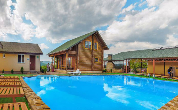 Необычные отели Крыма в горах, у моря, с бассейном. Самые интересные