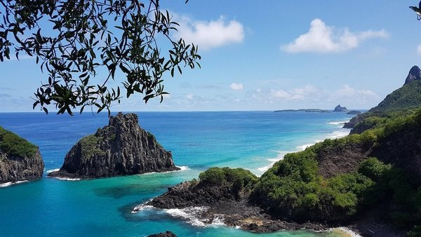 Фернанду-ди-Норонья (Fernando de Noronha), Бразилия. Архипелаг на карте, где это