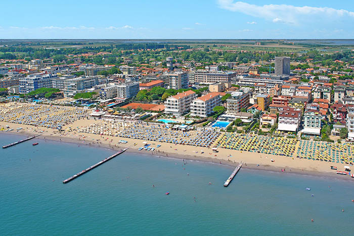 Лидо-ди-Езоло (Lido Di Jesolo), Италия. Отели, фото города и пляжа