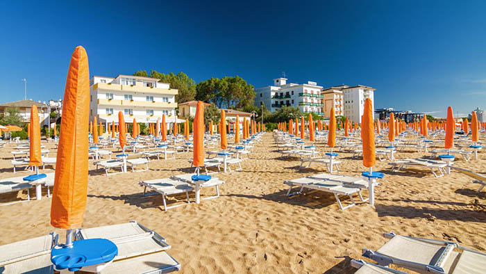 Лидо-ди-Езоло (Lido Di Jesolo), Италия. Отели, фото города и пляжа