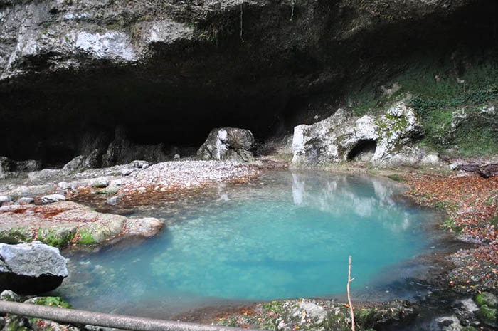 Водопад Пасть дракона и пещера Глубокий Яр, Сочи, Адлер. Фото