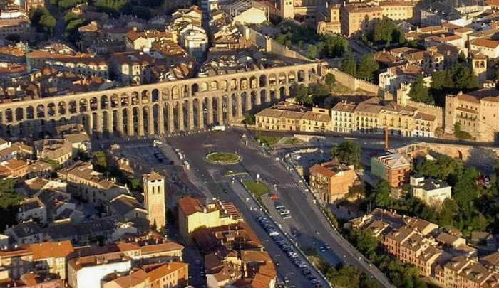 Акведук в Сеговии, Испания. Фото, история